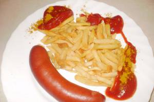 Wurst , Pommes, Ketchup, Curry, das muss manchmal sein!